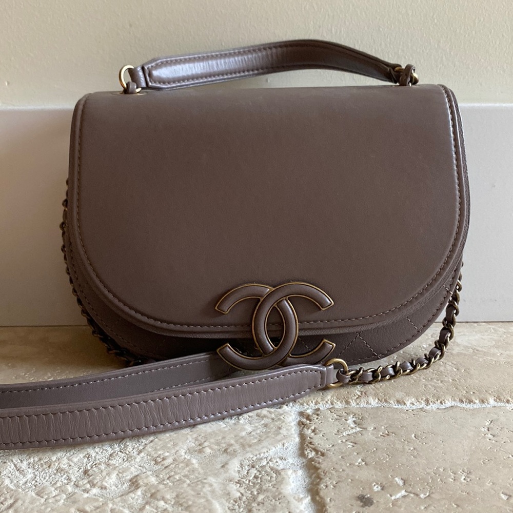 CHANEL Coco Curve Crossbody